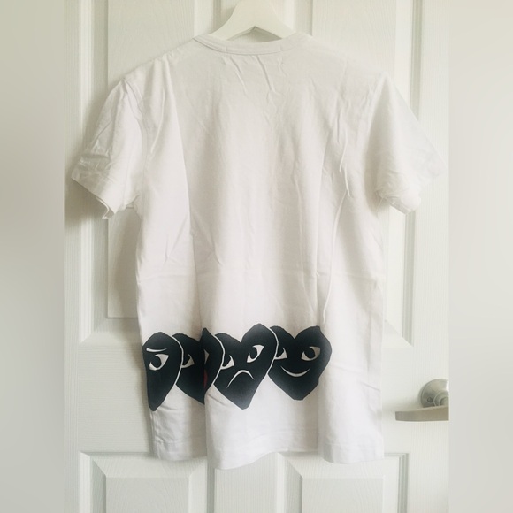 COMME DES GARÇONS PLAY 
Play’s iconic Black-face Heart T-Shirt - Picture 2 of 5
